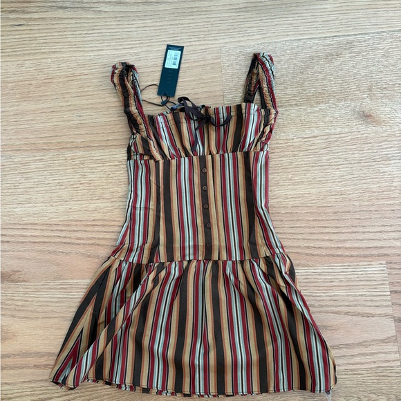 Lioness dress - Picture 1 of 4